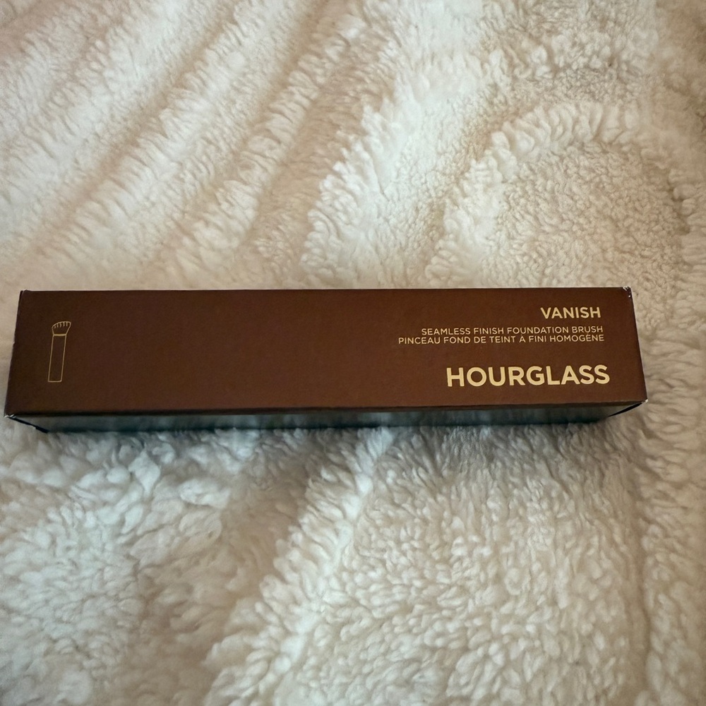 Hourglass Vanish Seamless Finish Brush in Brown Box